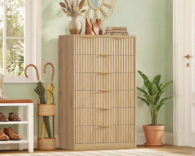 Commode Haute 7 Tiroirs à Stries Verticales, Commode 122 cm de Haut avec Poignées Métalliques, Meuble de Rangement en Bois Massif pour Vêtements, pour Chambre et Entrée, Bois Naturel Naturel À 7 Tiroirs