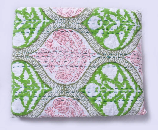 YUVANCRAFTS Couvre-lit indien à imprimé floral fait à la main en coton Kantha vintage pour grand lit (vert, grand lit) Queen Size Rose
