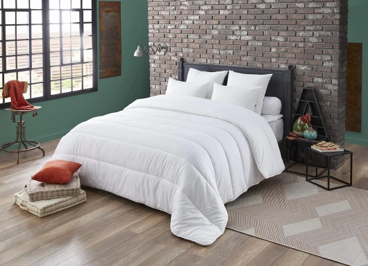 Couette Chaude Ecoresponsable 240x260 - pour lit 2 Personnes - Couette Arizona - Ultra Douce et Gonflant - Fabriqué en France - Lavable en Machine à 40°c