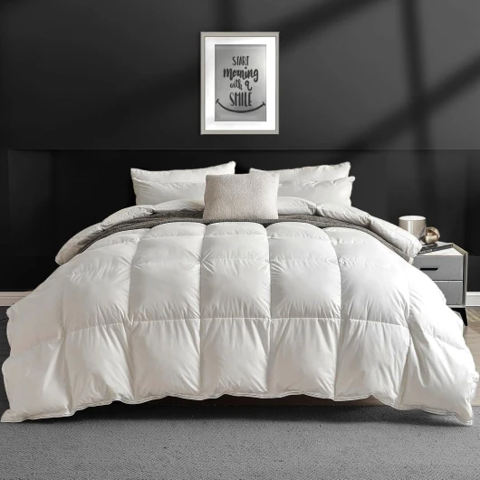 Couette 220x240 4 Saisons Duvet et Plumes, Couette Duvet 2 Personne de Coton Égyptien Doux, Edredon Gonflante pour Les Personnes allergiques, Ökotex & RDS 220 x 240 cm Toutes Saisons