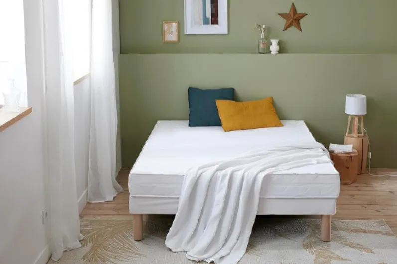 Matelas en Mousse AB100 - Dureté Ferme H3 - Housse Microfibre Ultra Douce, Amovible & Lavable en Machine - Certifié Oeko-Tex - Blanc, 90 x 190 cm 90 x 190 cm AB100