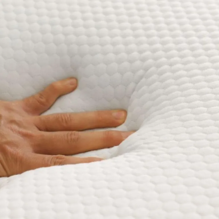 Matelas enveloppant : comprendre la sensation avant de choisir