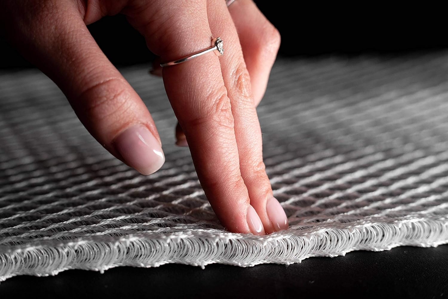 Airflow sous-Matelas 10mm en Maille 3D Mesh - sous-Matelas sur Mesure - Tissu d'espacement Respirant pour la Ventilation du Matelas (080cm x 200cm)