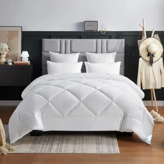 Couette Hiver 450GSM en Microfibre, Édredon Lit 2 Personnes 240x260 cm, Edredon Toutes Les Saisons pour Lit 160x200/180x200/200x200, Grand Chaud Épais Garnissage 450g/m², 260x240 Blanc 240 x 260 cm Blanc
