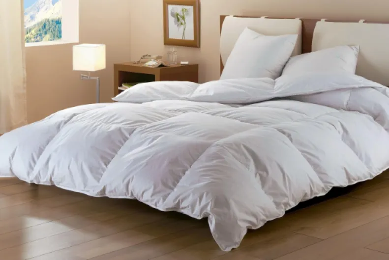 COUETTE BAFFIN 15% DUVET DE CANARD - CHAUDE - 220 x 240 cm