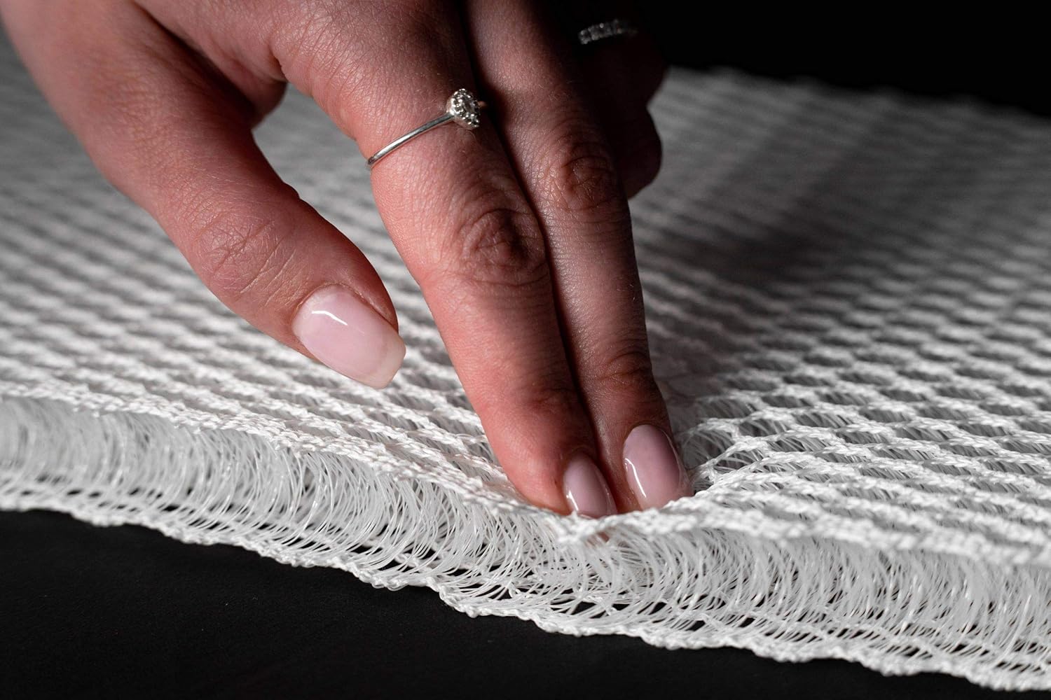 Matnext Airflow Plus sous-Matelas 20mm en Maille 3D Mesh - sous-Matelas sur Mesure - Tissu d'espacement Respirant pour la Ventilation du Matelas (130cm x 200cm)