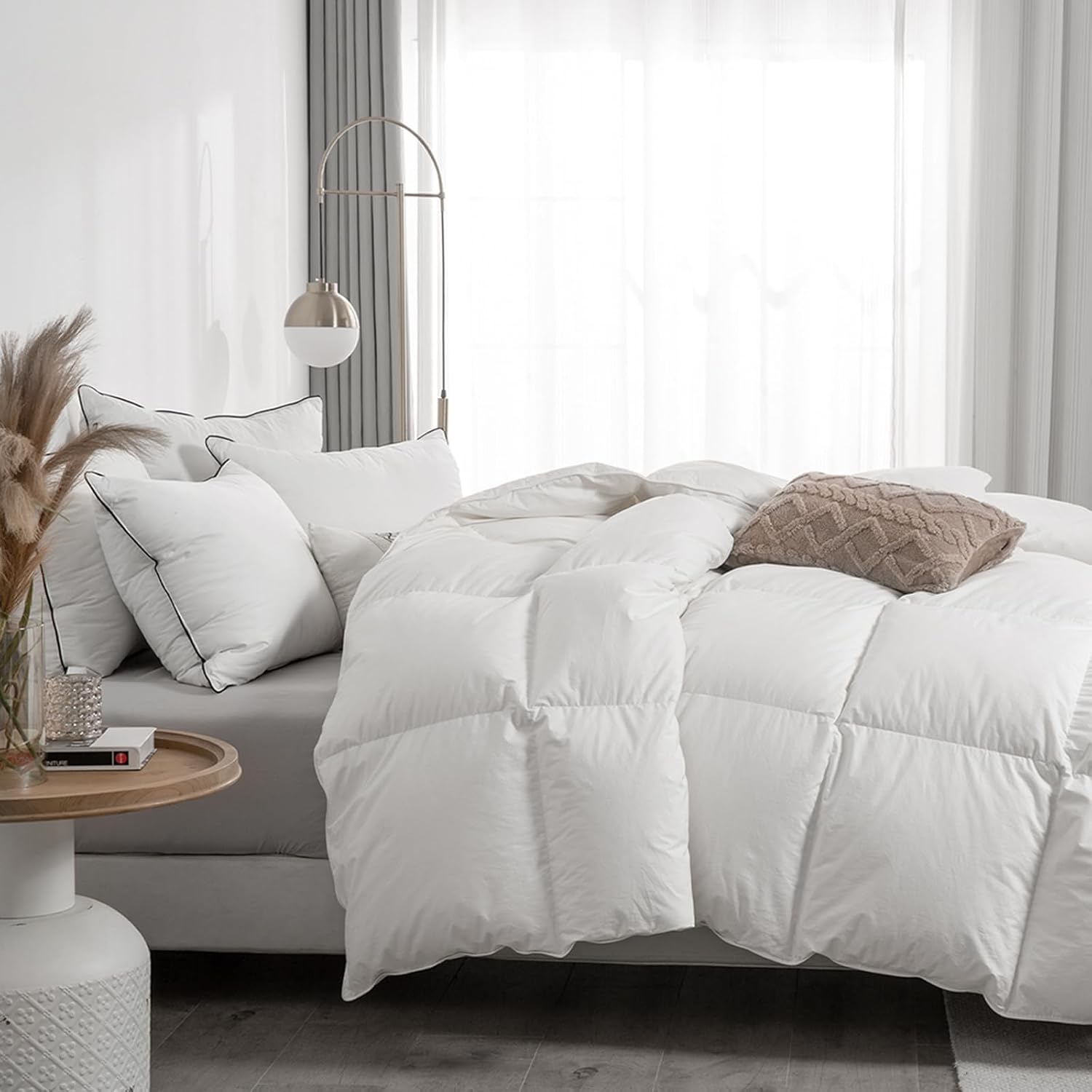Couette en Duvet et Plume Naturelle 4 Saisons Tempéré pour 2 Personne Couverture Chaude Légère 220 x 240 cm Confortable 220x240 cm Toutes Saisons