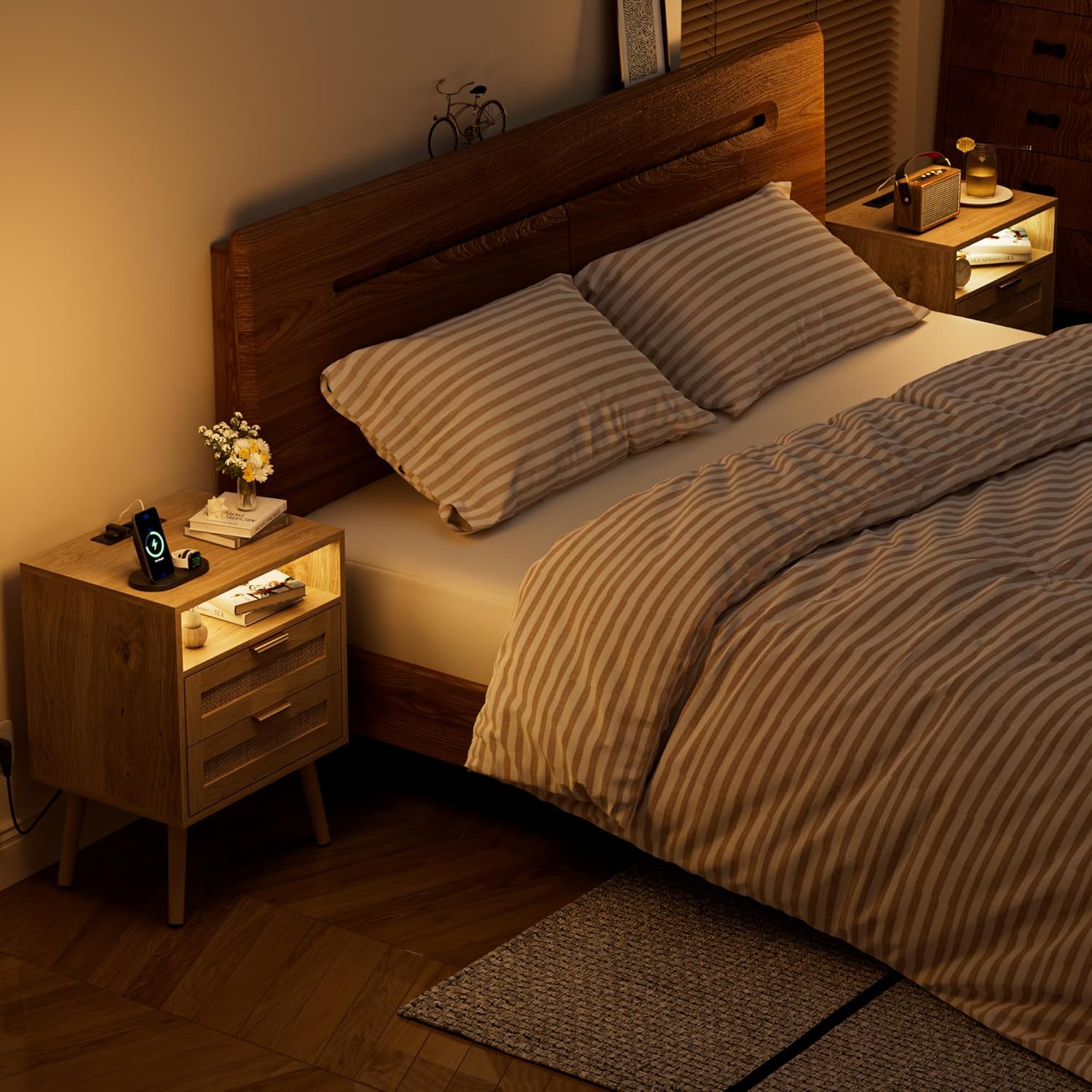 Lot de 2 Table de Chevet avec éclairage LED, Table de Nuit avec Multiprise, 2 tiroirs et 1 Compartiment, Vannerie en Rotin Naturel et Pieds en Bois Massif