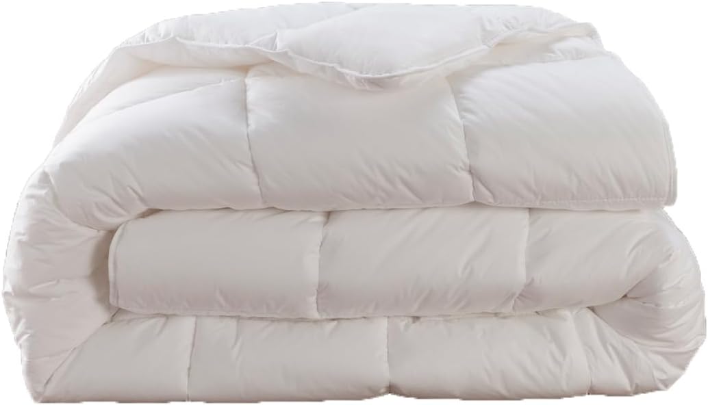 Couette Légère Grandiose 240x260 cm - Garnissage 70% Duvet d'oie et de Canard Naturel - Enveloppe 100% Coton - Lit 2 Personnes - Piquage Carrés - Finition Passepoil Blanc Blanc 240/260